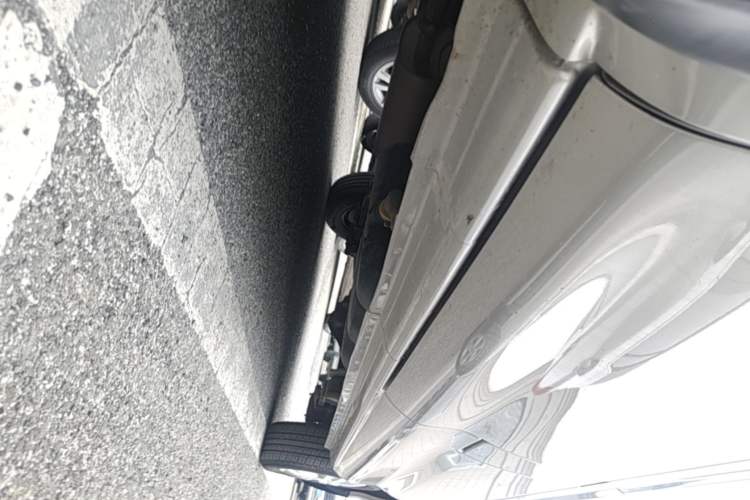 Used FORTHING Lingzhi 2023 M5L 1.6L Base Model 7 Seats Left Side Sill