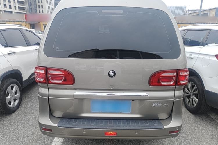 Used FORTHING Lingzhi 2023 M5L 1.6L Base Model 7 Seats Rear