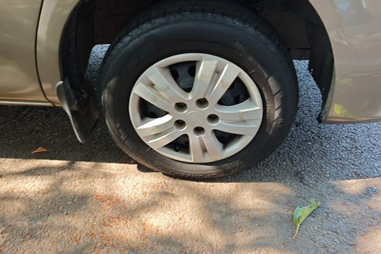 Used FORTHING Lingzhi 2023 M5 1.6L Comfort Edition 7-Seater Right Front Wheel Hub