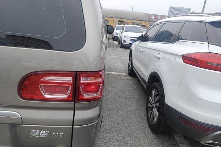 Used FORTHING Lingzhi 2023 M5L 1.6L Base Model 7 Seats Right Rear Taillight