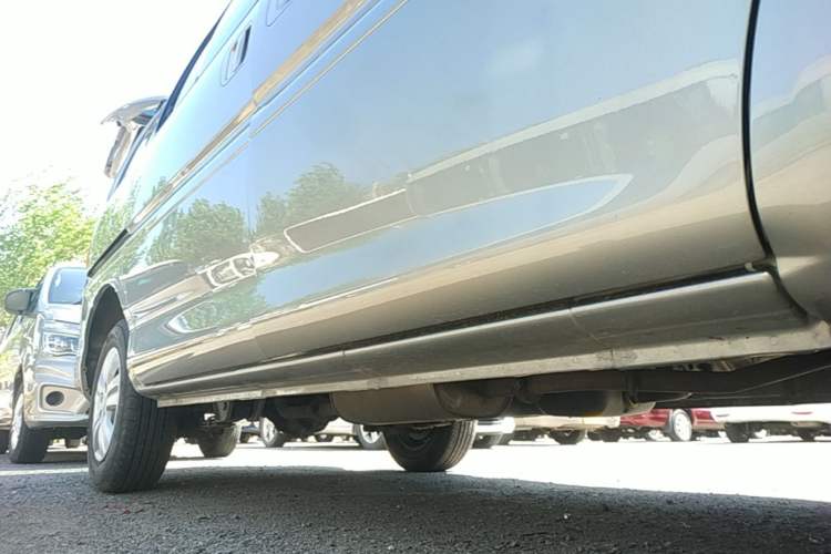 Used FORTHING Lingzhi 2023 M5 1.6L Practical Model 5 Seats Right Side Sill