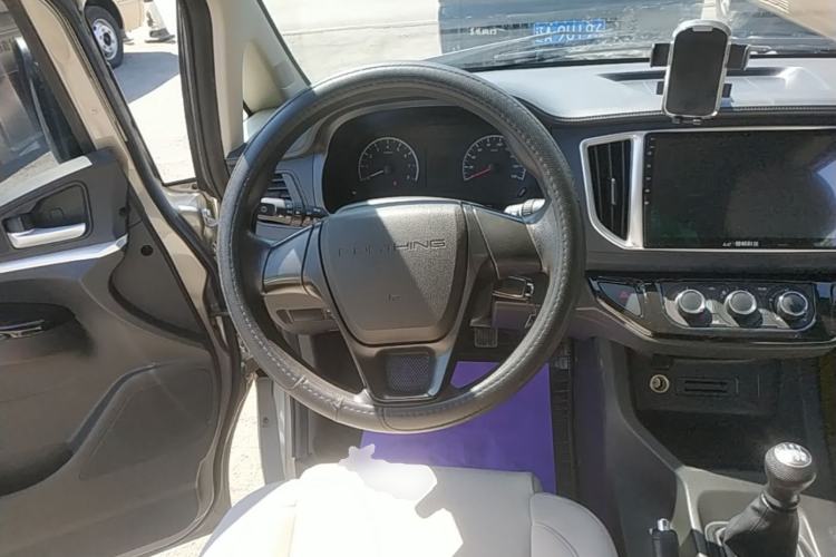 Used FORTHING Lingzhi 2023 M5 1.6L Practical Model 5 Seats Steering Wheel