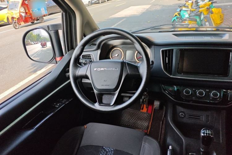Used FORTHING Lingzhi 2023 M5 1.6L Comfort Edition 7-Seater Steering Wheel