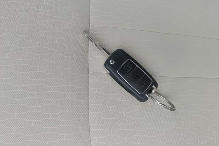 Used FORTHING Lingzhi 2023 M5L 1.6L Base Model 7 Seats Vehicle Key