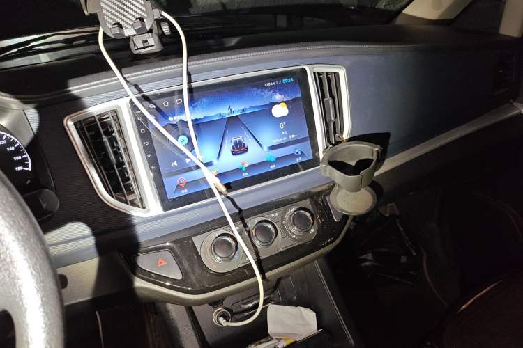 Used FORTHING Lingzhi 2024 M5 1.6L Standard 5-Seater CNG Audio And AC Panel