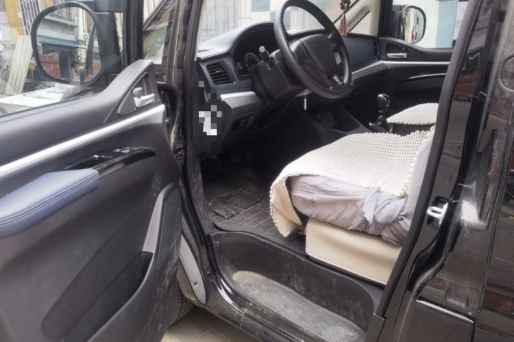 Used FORTHING Lingzhi 2024 M5L 1.5T Manual Base Model 7 Seats Driver Seat