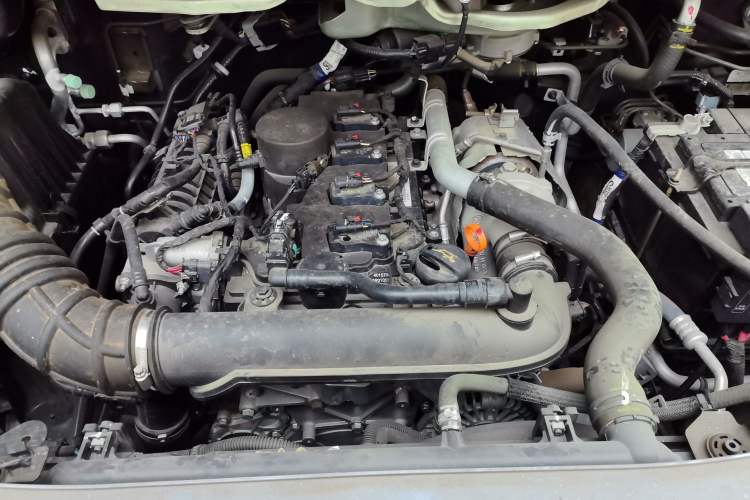 Used FORTHING Lingzhi 2024 M5L 1.5T Manual Comfort 9-Seater Engine Bay