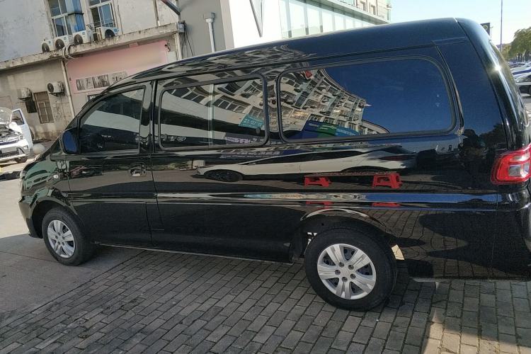 Used FORTHING Lingzhi 2024 M5L 1.5T Manual Base Model 7 Seats Exterior 3