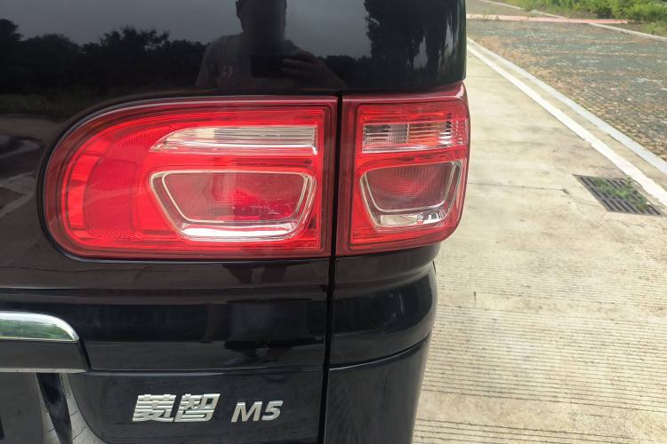 Used FORTHING Lingzhi 2024 M5L 1.5T Manual Comfort 7-Seater Exterior 9