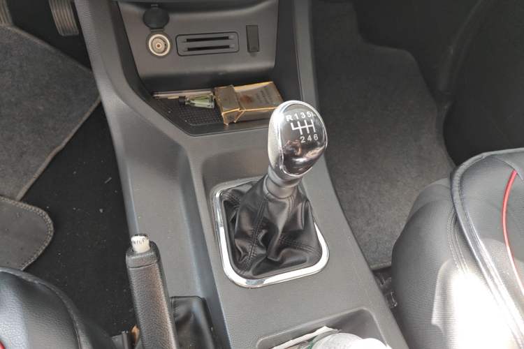 Used FORTHING Lingzhi 2024 M5L 1.5T Manual Comfort 7-Seater Gear Lever