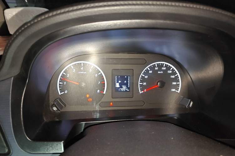 Used FORTHING Lingzhi 2024 M5 1.6L Standard 5-Seater CNG Instrument Cluster