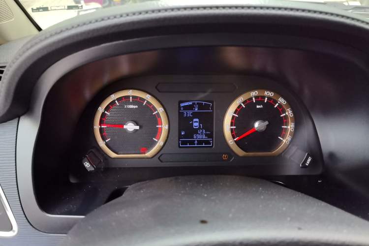 Used FORTHING Lingzhi 2024 M5L 1.5T Manual Comfort 9-Seater Instrument Cluster