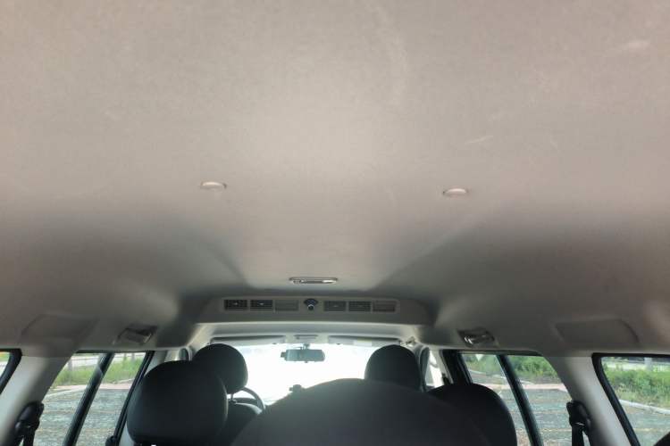 Used FORTHING Lingzhi 2024 M5L 1.5T Manual Comfort 7-Seater Interior 13