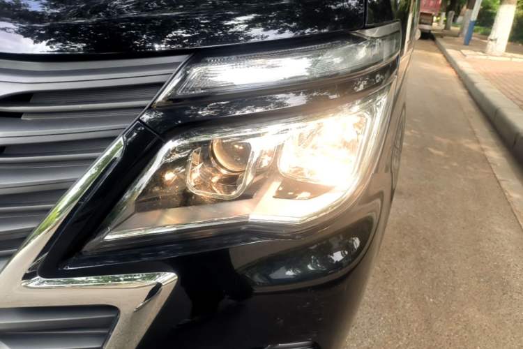 Used FORTHING Lingzhi 2024 M5L 1.5T Manual Base Model 7 Seats Left Front Headlight