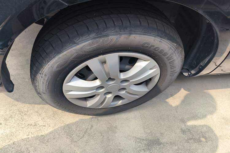 Used FORTHING Lingzhi 2024 M5L 1.5T Manual Base Model 7 Seats Left Front Wheel Hub