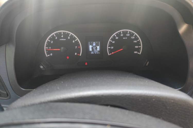 Used FORTHING Lingzhi 2024 M5L 1.5T Manual Comfort 7-Seater Odometer Close Up