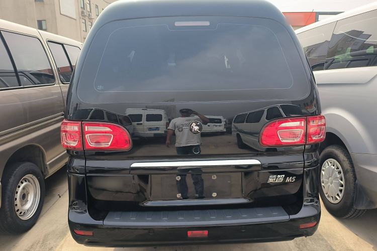 Used FORTHING Lingzhi 2024 M5L 1.5T Manual Base Model 7 Seats Rear
