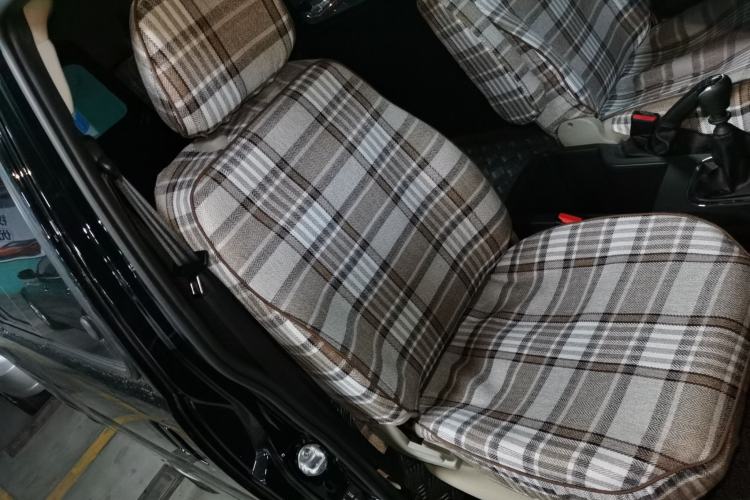 Used FORTHING Lingzhi 2024 M5L 1.5T Manual Base Model 7 Seats Right Front Seat