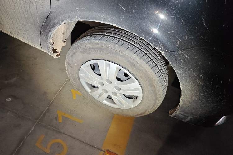 Used FORTHING Lingzhi 2024 M5 1.6L Standard 5-Seater CNG Right Front Wheel Hub