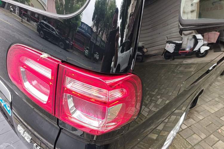 Used FORTHING Lingzhi 2024 M5L 1.5T Manual Base Model 7 Seats Right Rear Taillight