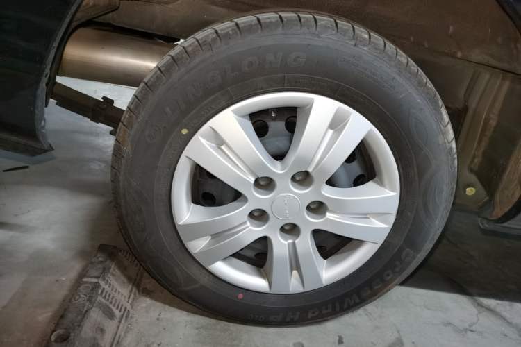 Used FORTHING Lingzhi 2024 M5L 1.5T Manual Base Model 7 Seats Right Rear Wheel Hub