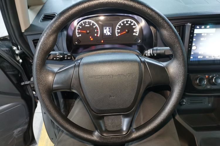 Used FORTHING Lingzhi 2024 M5L 1.5T Manual Base Model 7 Seats Steering Wheel