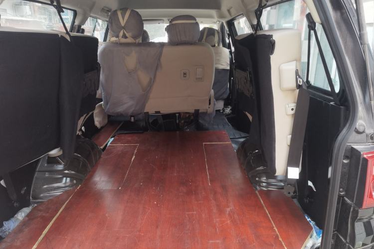 Used FORTHING Lingzhi 2024 M5L 1.5T Manual Base Model 7 Seats Trunk