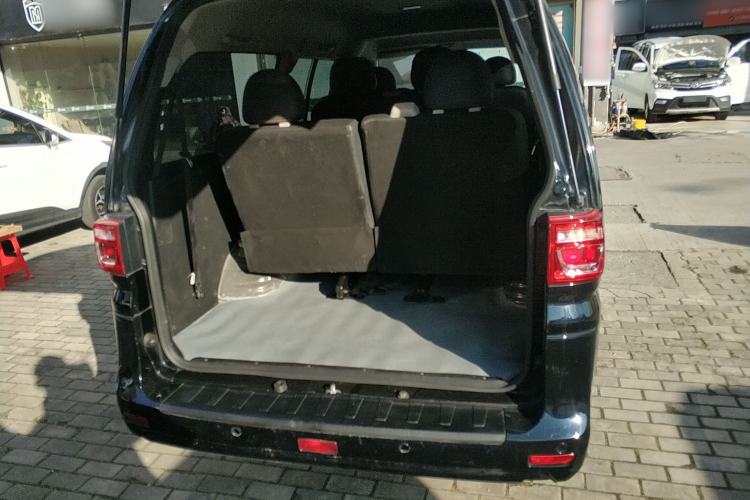 Used FORTHING Lingzhi 2024 M5L 1.5T Manual Base Model 7 Seats Trunk