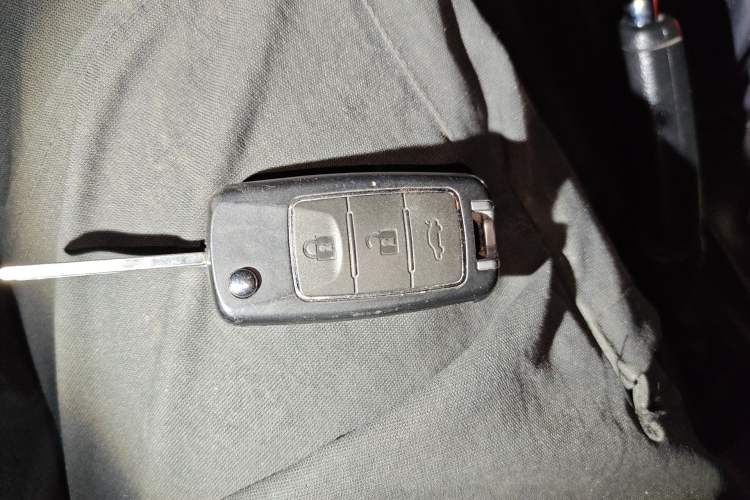 Used FORTHING Lingzhi 2024 M5 1.6L Standard 5-Seater CNG Vehicle Key