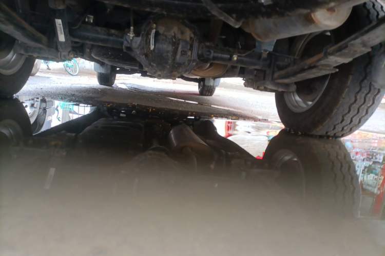 Used FORTHING Lingzhi 2024 M5L 1.5T Manual Base Model 7 Seats Chassis Rear