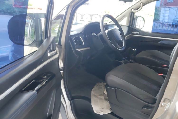Used FORTHING Lingzhi 2024 M5L 1.5T Manual Comfort 7-Seater Driver Seat