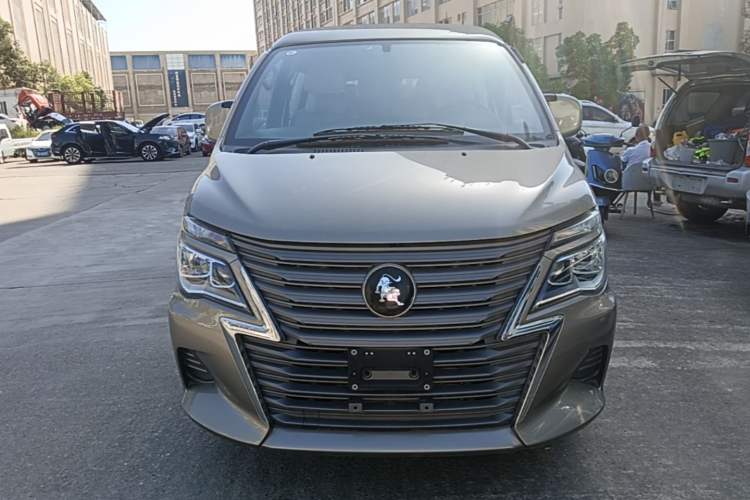 Used FORTHING Lingzhi 2024 M5L 1.5T Manual Base Model 7 Seats Front