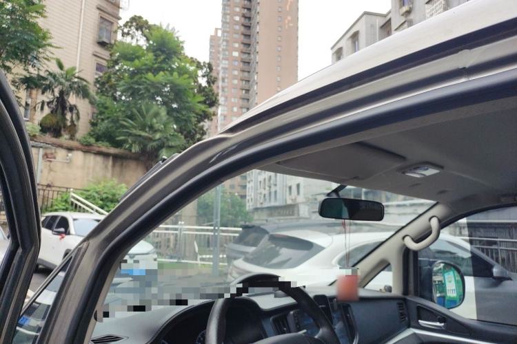 Used FORTHING Lingzhi 2024 M5L 1.5T Manual Base Model 7 Seats Headliner