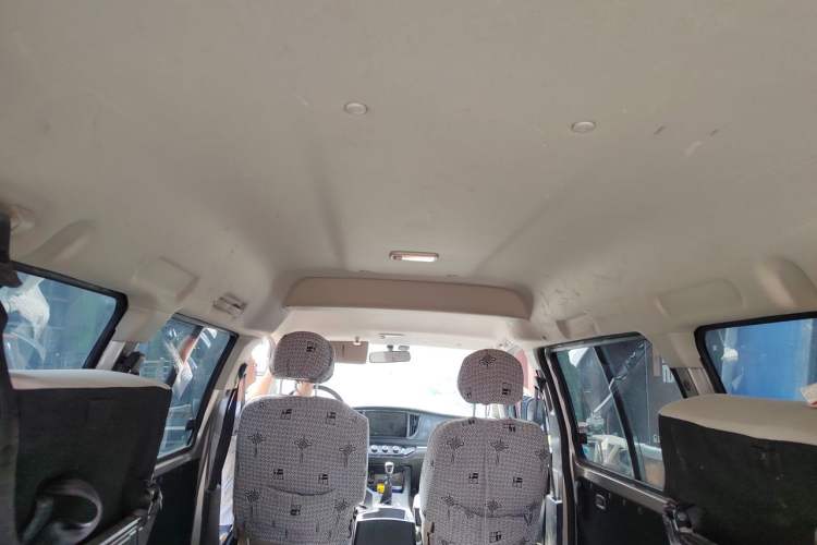 Used FORTHING Lingzhi 2024 M5L 1.5T Manual Base Model 7 Seats Headliner