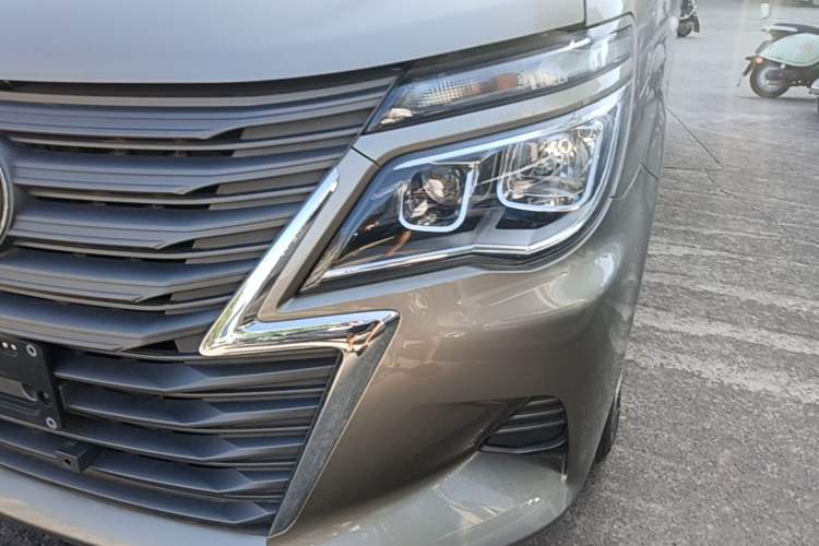 Used FORTHING Lingzhi 2024 M5L 1.5T Manual Base Model 7 Seats Left Front Headlight