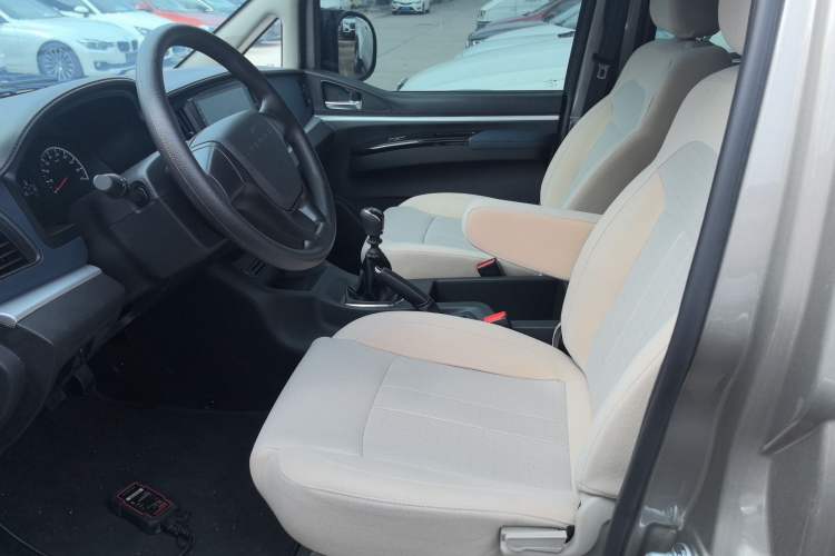 Used FORTHING Lingzhi 2024 M5L 1.5T Manual Base Model 7 Seats Left Front Seat