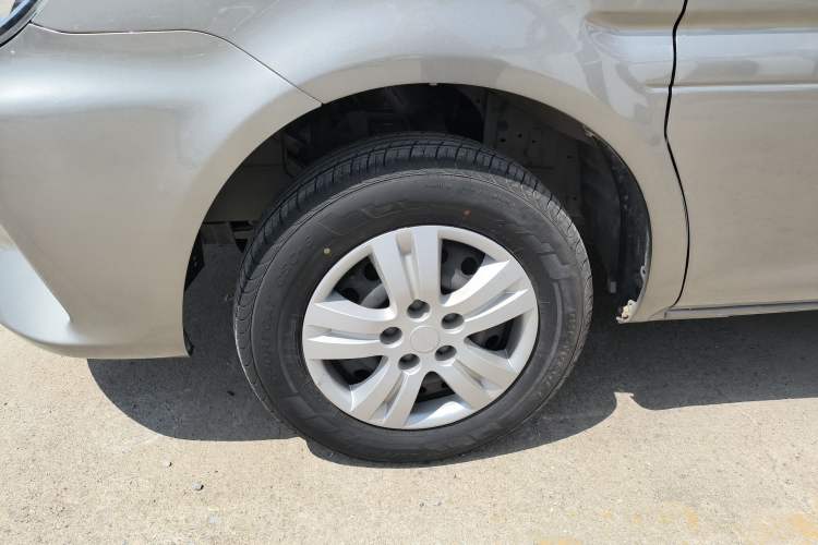 Used FORTHING Lingzhi 2024 M5L 1.5T Manual Base Model 7 Seats Left Front Wheel Hub
