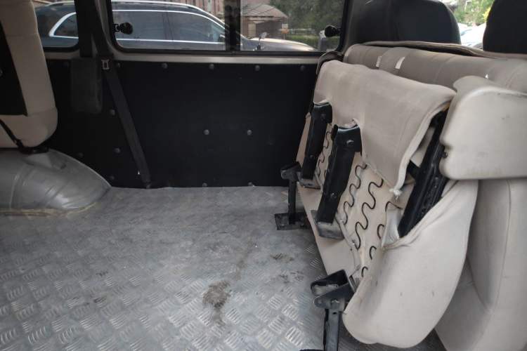Used FORTHING Lingzhi 2024 M5L 1.5T Manual Base Model 7 Seats Left Rear Seat