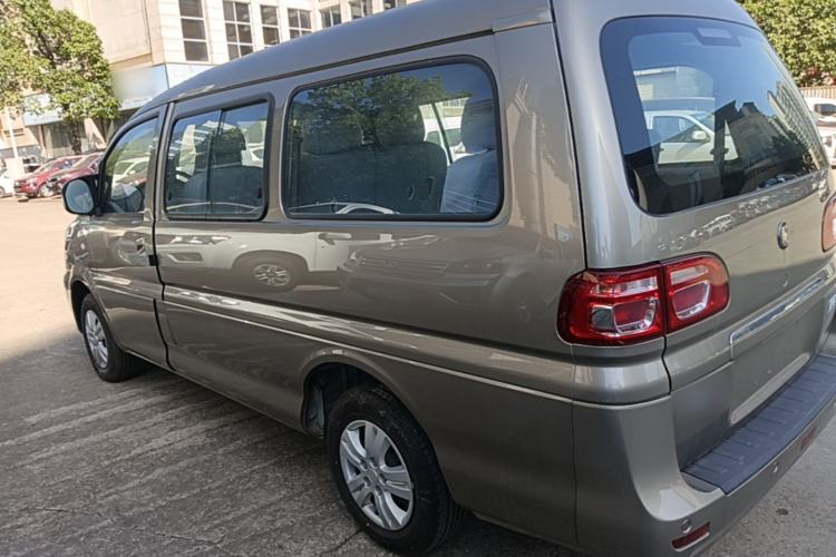 Used FORTHING Lingzhi 2024 M5L 1.5T Manual Base Model 7 Seats Rear Left 45 Deg