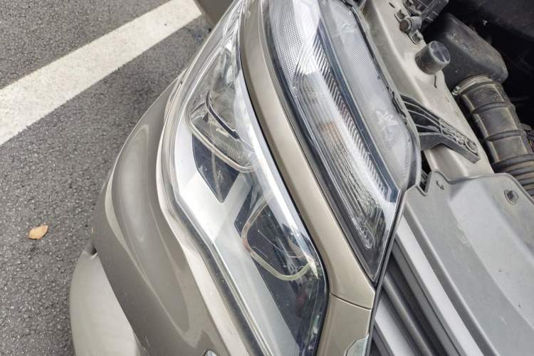 Used FORTHING Lingzhi 2024 M5L 1.5T Manual Base Model 7 Seats Right Front Headlight