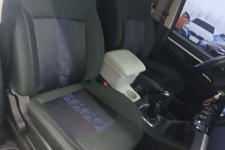 Used FORTHING Lingzhi 2024 M5L 1.5T Manual Comfort 7-Seater Right Front Seat