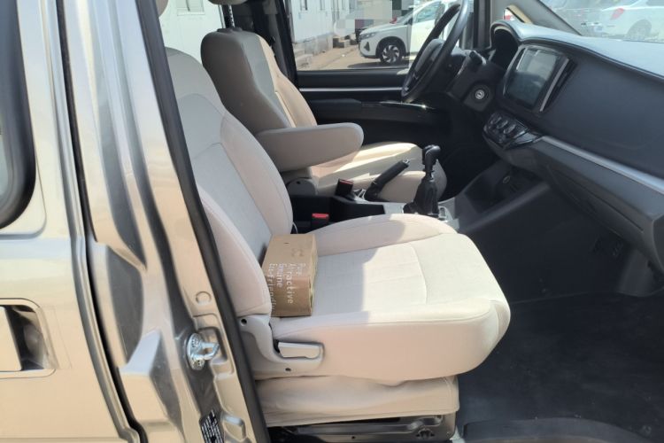 Used FORTHING Lingzhi 2024 M5L 1.5T Manual Base Model 7 Seats Right Front Seat