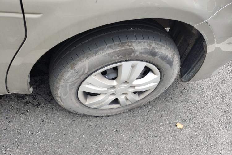 Used FORTHING Lingzhi 2024 M5L 1.5T Manual Base Model 7 Seats Right Front Wheel Hub
