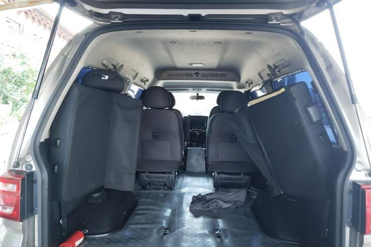 Used FORTHING Lingzhi 2024 M5L 1.5T Manual Comfort 7-Seater Trunk
