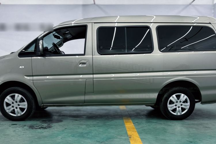 Used FORTHING Lingzhi 2024 M5L 1.5T Manual Comfort 7-Seater Exterior 3