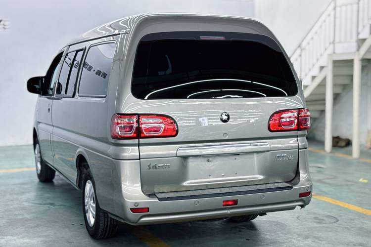 Used FORTHING Lingzhi 2024 M5L 1.5T Manual Comfort 7-Seater Exterior 4