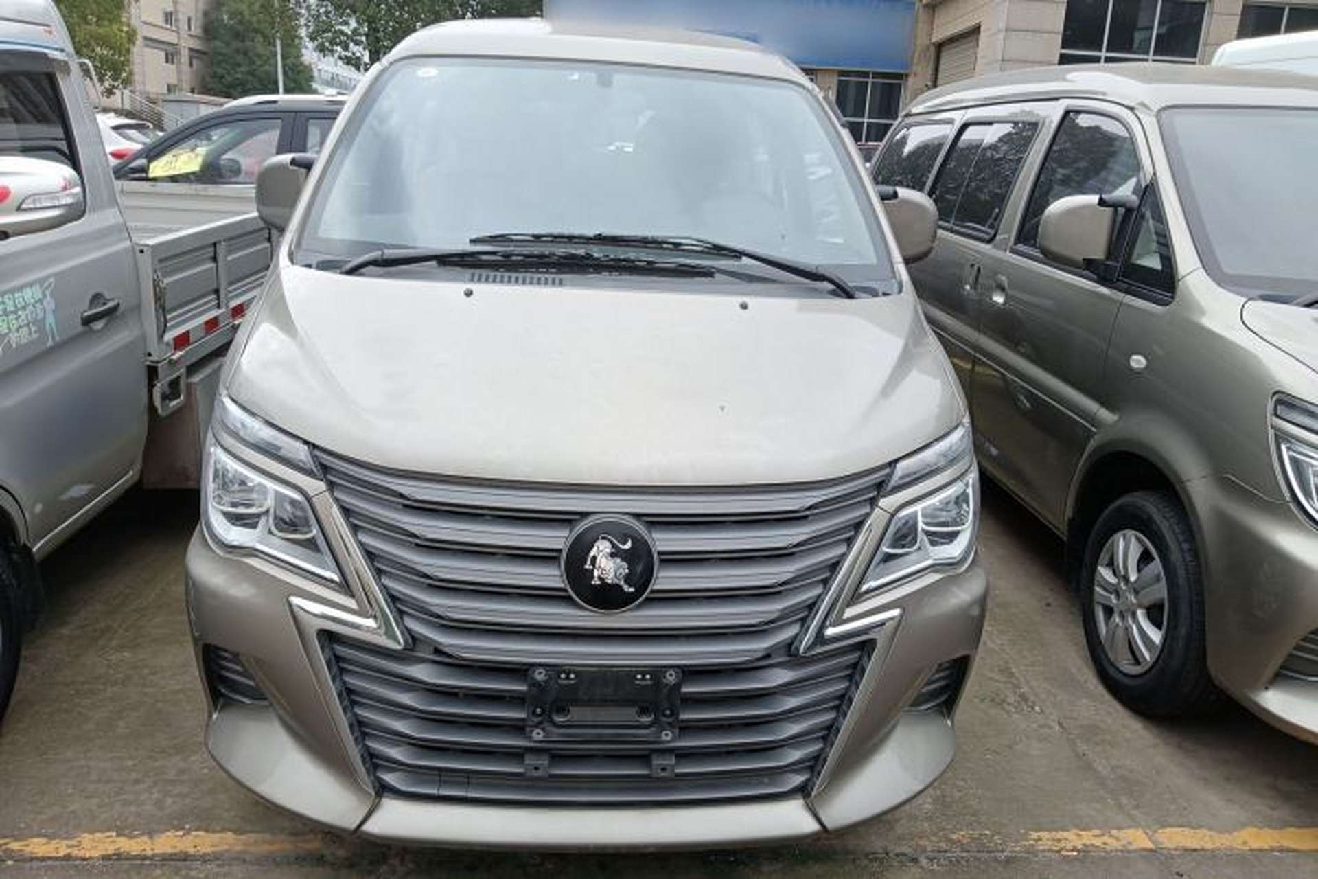 Used FORTHING Lingzhi 2024 M5L 1.5T Manual Base Model 7 Seats Front