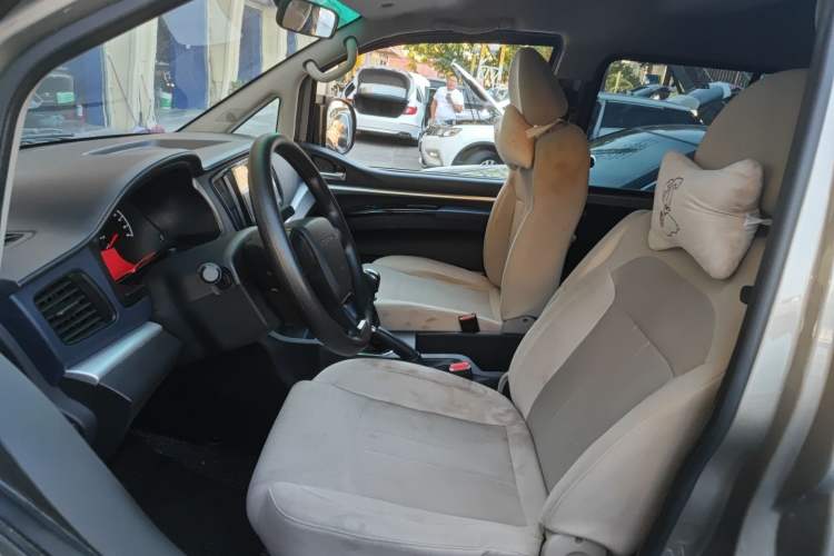 Used FORTHING Lingzhi 2024 M5L 1.5T Manual Base Model 7 Seats Left Front Seat