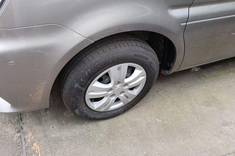 Used FORTHING Lingzhi 2024 M5L 1.5T Manual Base Model 7 Seats Left Front Wheel Hub