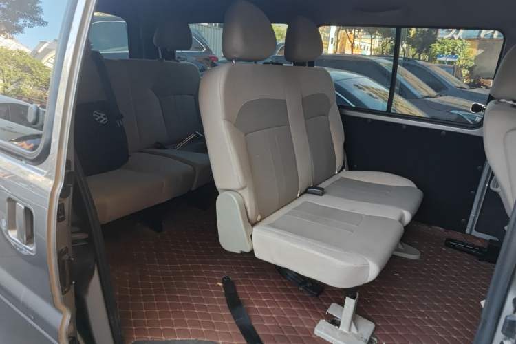 Used FORTHING Lingzhi 2024 M5L 1.5T Manual Base Model 7 Seats Left Rear Seat